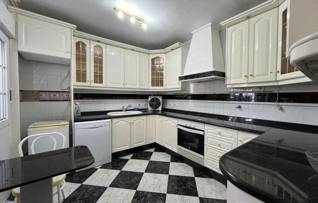 Resale - Villa - Los Alcazares