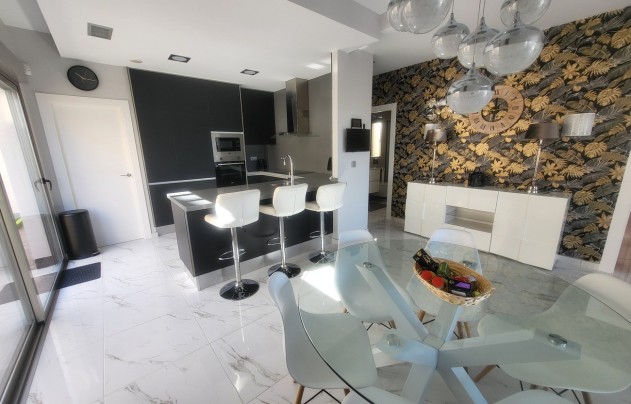 Revente - Villa - Villamartín