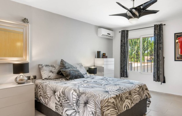 Resale - Villa - Catral