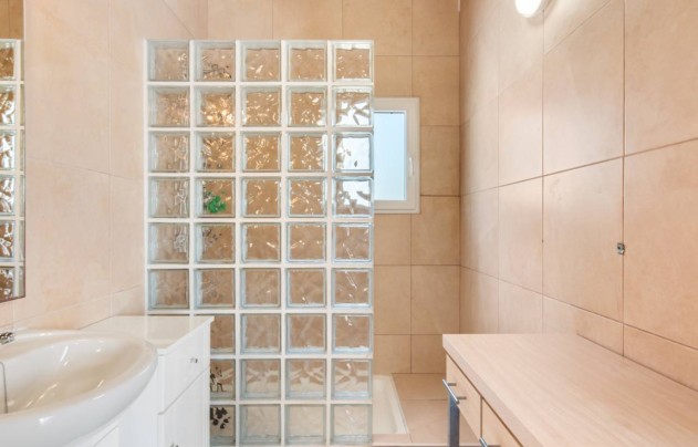 Resale - Villa - Catral