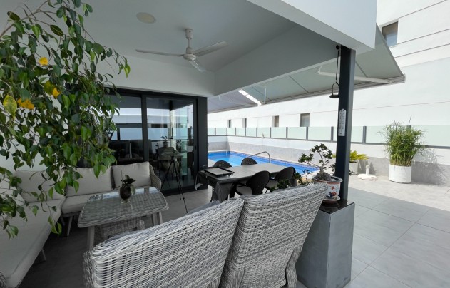 Resale - House - Dolores - Alicante