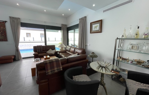 Resale - House - Dolores - Alicante