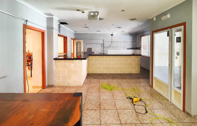 Resale - Commercial - Torrevieja - La Siesta - El Chaparral - San Luis