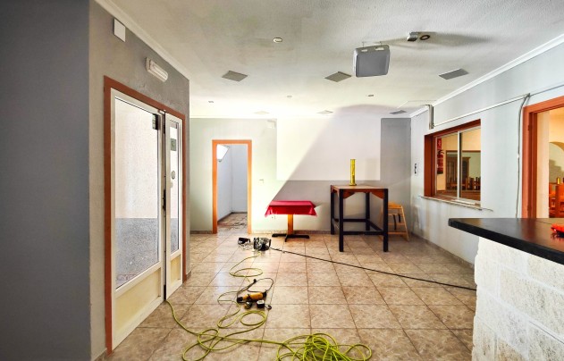 Resale - Commercial - Torrevieja - La Siesta - El Chaparral - San Luis