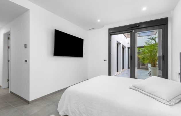 Resale - Villa - San Miguel de Salinas - Mirador De San Miguel