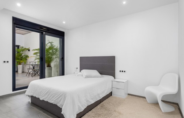 Resale - Villa - San Miguel de Salinas - Mirador De San Miguel