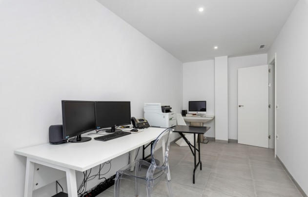 Resale - Villa - San Miguel de Salinas - Mirador De San Miguel