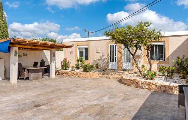 Resale - Villa - Los Montesinos