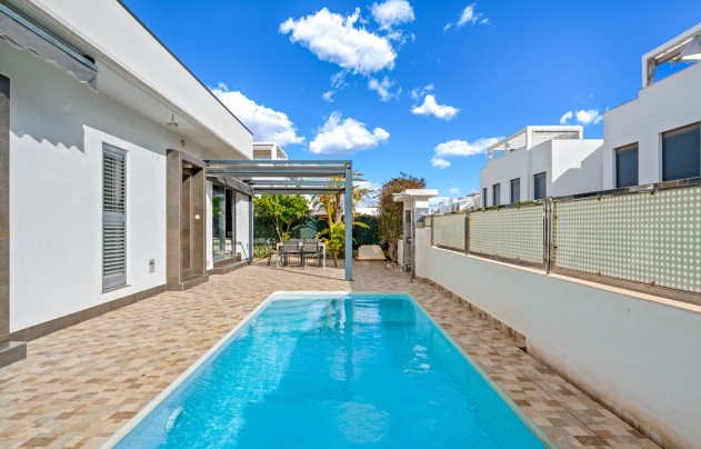 Resale - Villa - Ciudad Quesada