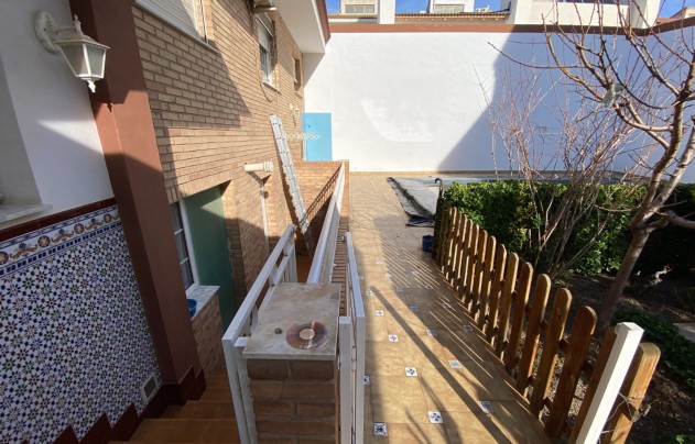 Resale - House - Sax