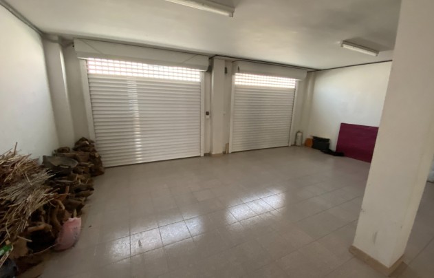 Resale - House - Sax