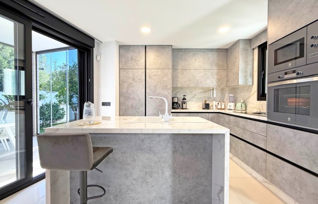 Resale - Villa - Orihuela Costa - Villamartín