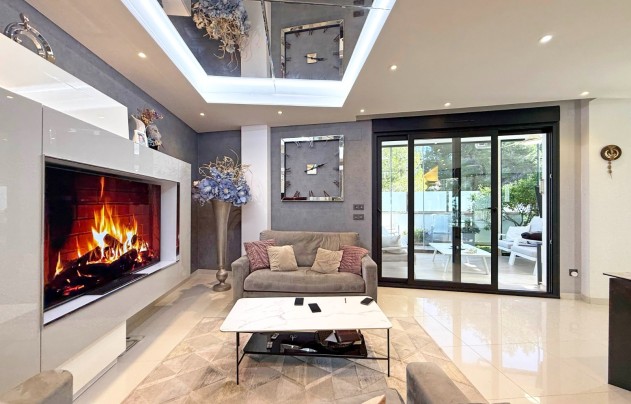 Resale - Villa - Orihuela Costa - Villamartín