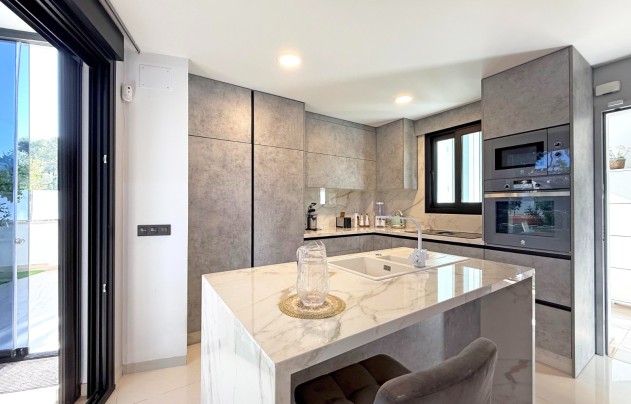 Resale - Villa - Orihuela Costa - Villamartín