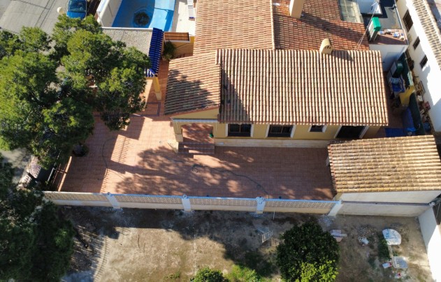 Resale - Villa - Orihuela Costa - Punta Prima