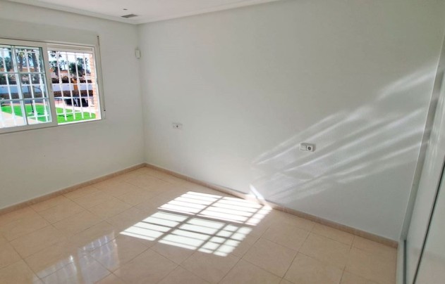 Resale - Villa - Catral