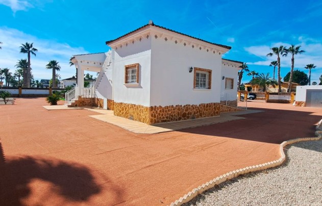 Resale - Villa - Catral