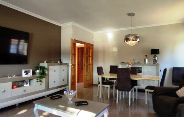 Resale - Villa - Alcoy