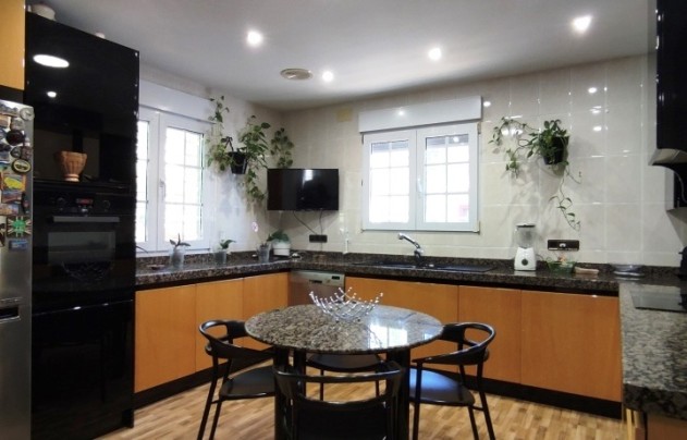 Resale - Villa - Alcoy