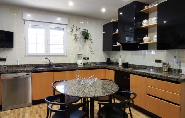 Resale - Villa - Alcoy