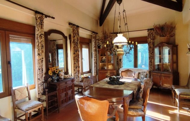 Resale - Villa - Alcoy