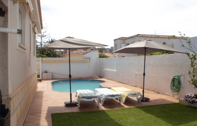 Resale - Villa - La Manga del Mar Menor