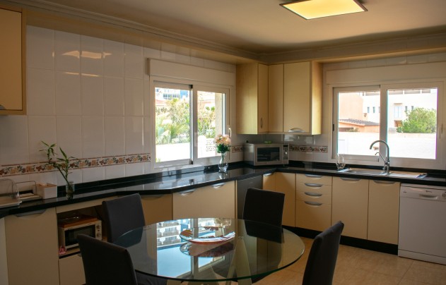 Resale - Villa - La Manga del Mar Menor