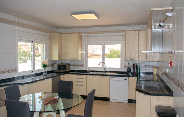 Resale - Villa - La Manga del Mar Menor