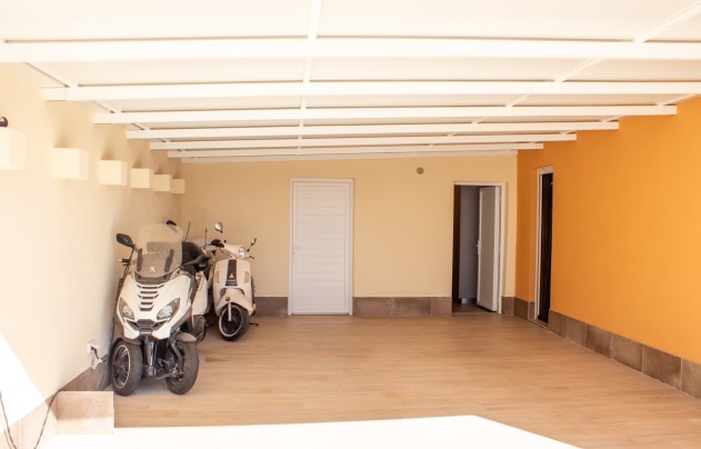 Resale - Villa - Torrevieja - La Siesta