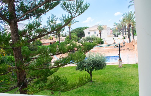 Resale - Villa - Orihuela Costa - MUY CERCA DE LA PLAYA