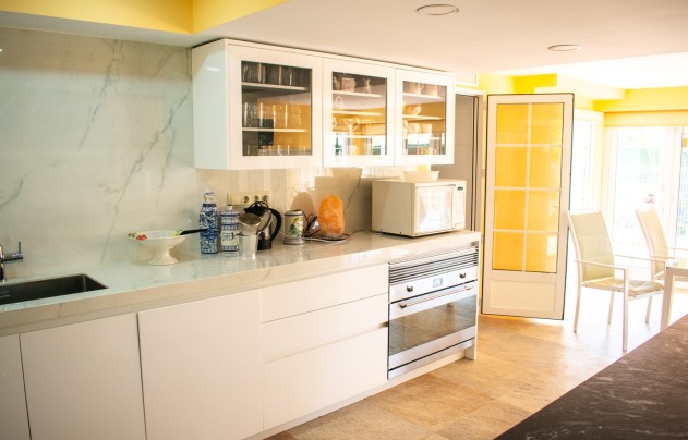 Resale - Villa - Orihuela Costa - MUY CERCA DE LA PLAYA