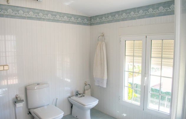 Resale - Villa - Orihuela Costa - MUY CERCA DE LA PLAYA