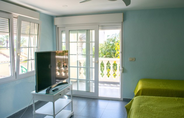 Resale - Villa - Orihuela Costa - MUY CERCA DE LA PLAYA