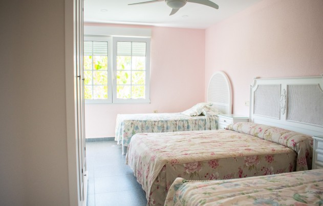 Resale - Villa - Orihuela Costa - MUY CERCA DE LA PLAYA