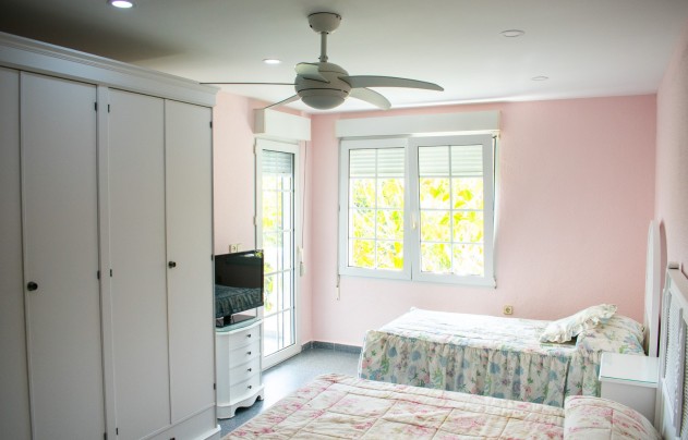 Resale - Villa - Orihuela Costa - MUY CERCA DE LA PLAYA