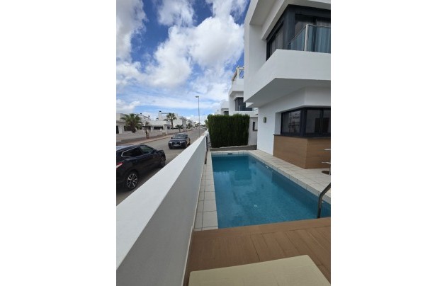 Resale - Villa - Ciudad Quesada