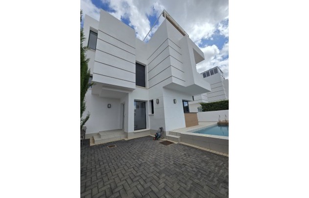 Resale - Villa - Ciudad Quesada