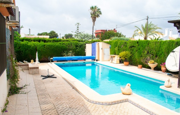 Reventa - Villa - Orihuela Costa - MUY CERCA DE LA PLAYA