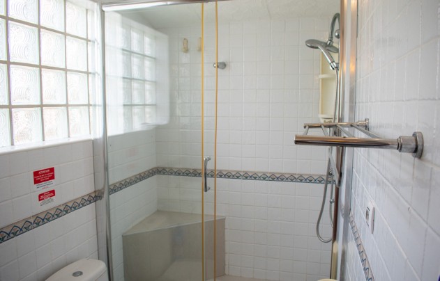 Reventa - Villa - Orihuela Costa - MUY CERCA DE LA PLAYA