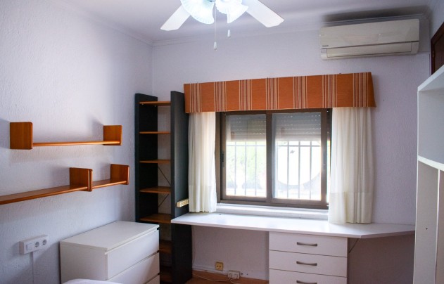 Reventa - Villa - Orihuela Costa - MUY CERCA DE LA PLAYA