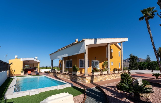 Herverkoop - Villa - Orihuela