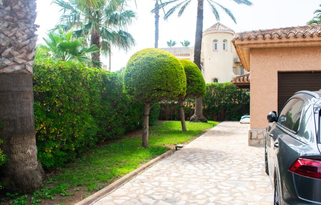 Resale - Villa - Cartagena - La Manga del Mar Menor