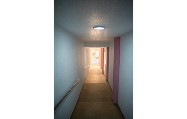 Reventa - Commercial - Los Alcazares