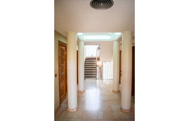 Resale - Villa - Llano de brujas