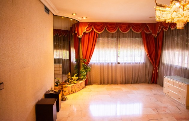 Resale - Villa - Llano de brujas