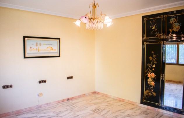 Resale - Villa - Llano de brujas