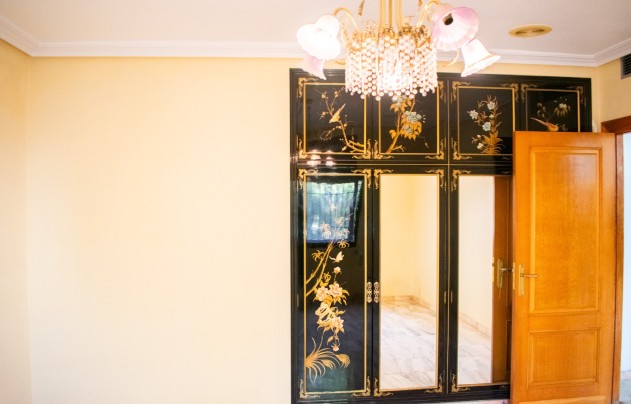 Resale - Villa - Llano de brujas