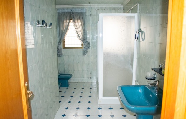 Resale - Villa - Llano de brujas