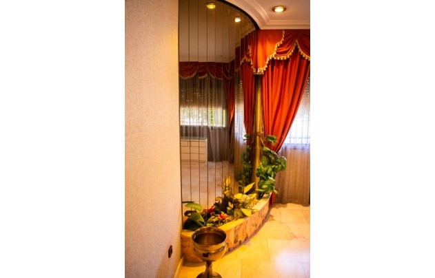 Resale - Villa - Llano de brujas