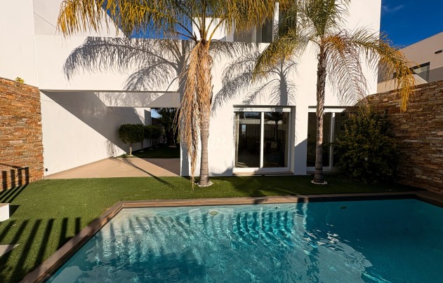 Resale - Villa - Ciudad Quesada